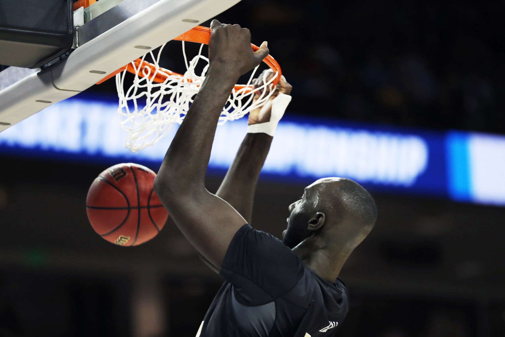 Tacko Fall slam dunk (copy)